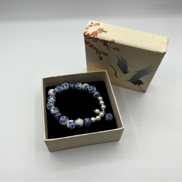 Elegant Hand-Drawing Ceramic Bead and Pearl Stretch Bracelet - Picture 9 of 9